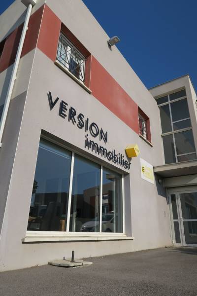 Agence immobilière fiable pour la location et gestion d'un F2 neuf en résidence à Mèze 34140